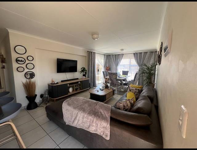 3 BEDROOM SIMPLEX FOR SALE IN CHANTELLE